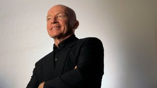 Mark Mobius: Na vsledek britskho referenda bych nespekuloval. Akcie maj vt smysl ne dluhopisy, tetinu penz bych investoval do mladch trh