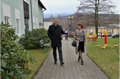 Sociln sluby na Jesenicku (Centrum socilnch slueb Jesenk). O to, jak funguj, se pmo v ternu zajmal nmstek Slavotnek