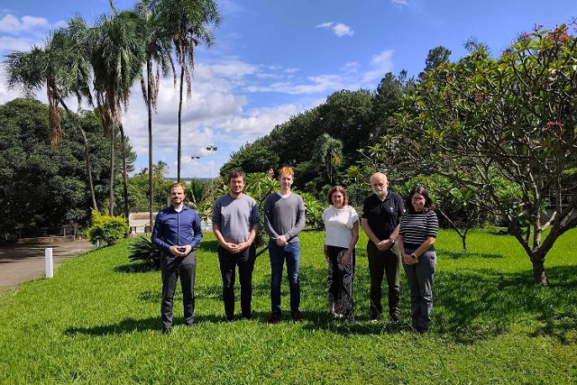 N�v�t�va prof. Elstera na velvyslanectv�