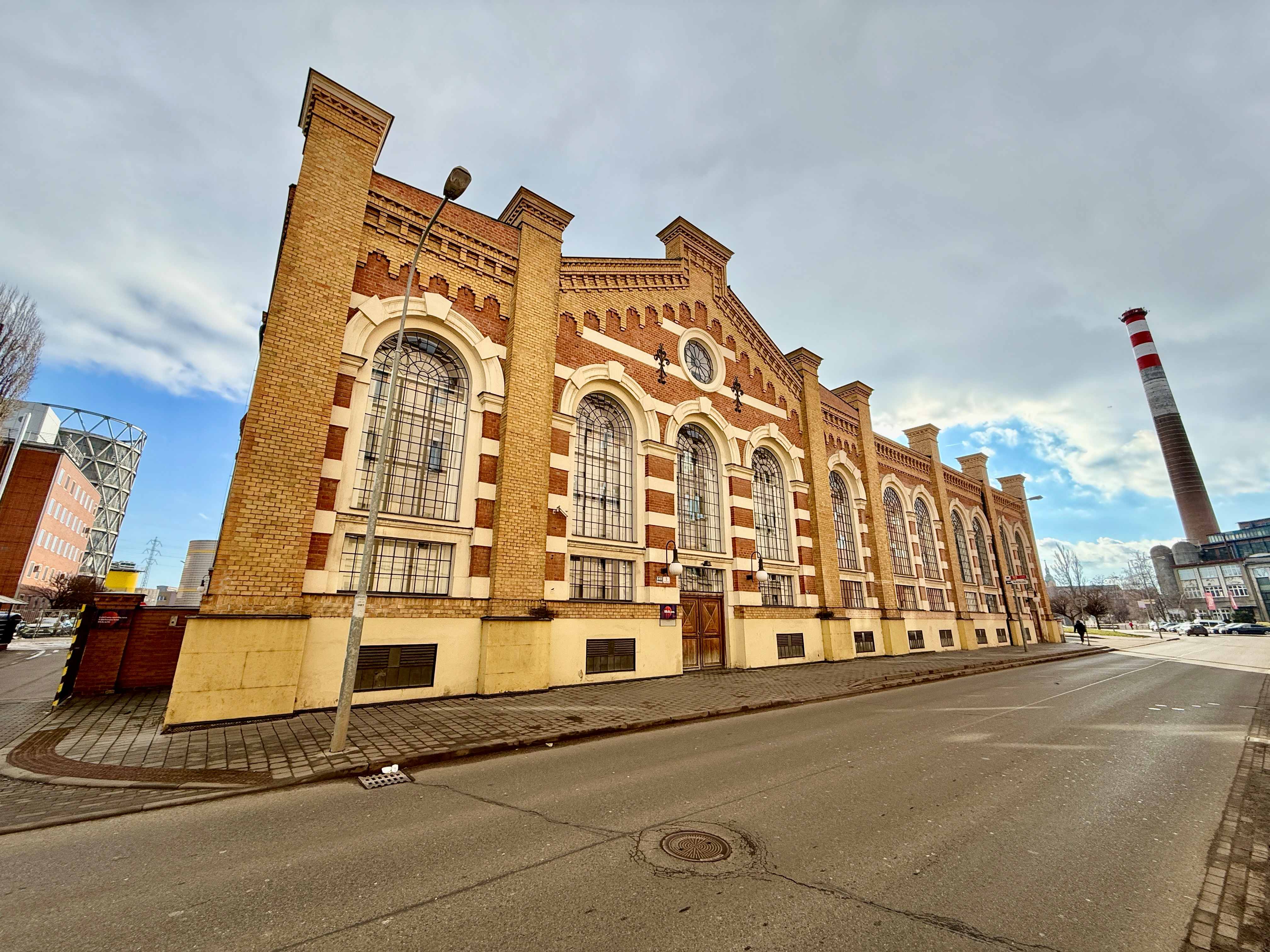 památkově chráněná budova bývalé městské parní elektrárny v Brně