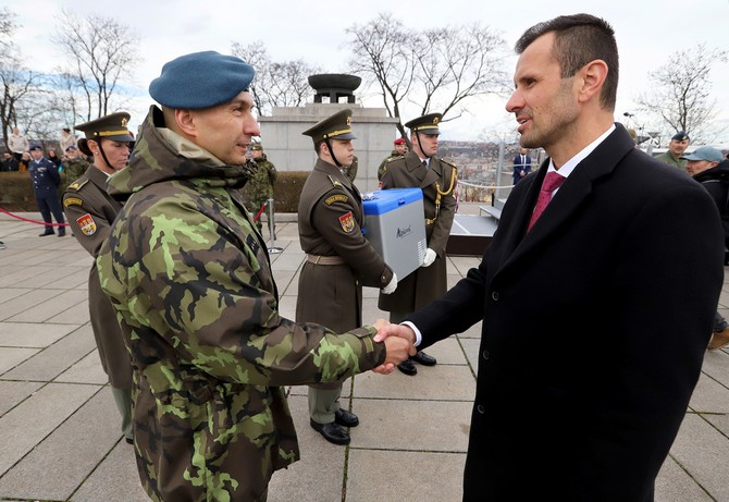 Na Vtkov pevzali ocenn vojci po misch v Pobalt a na Sinaji