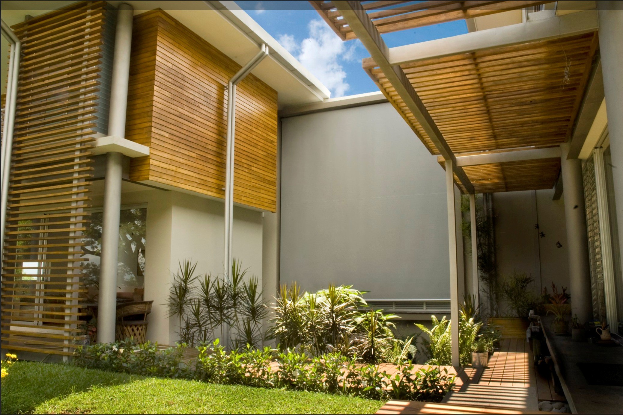 ilustrační stínění domu