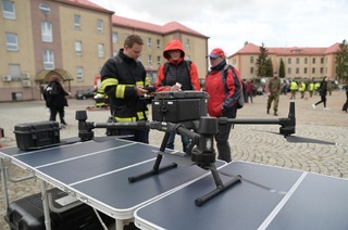 Dron kbelsk leteck zkladny vyuvan pi hledn ohnisek poru