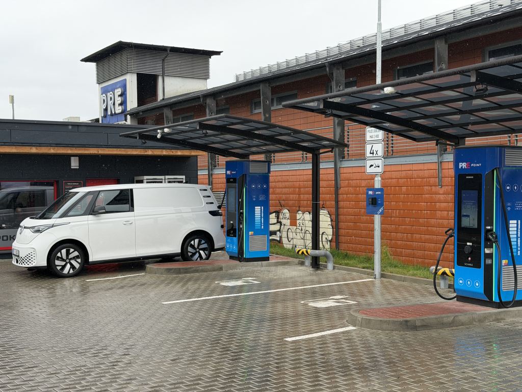 ilustrační nabíjení elektro