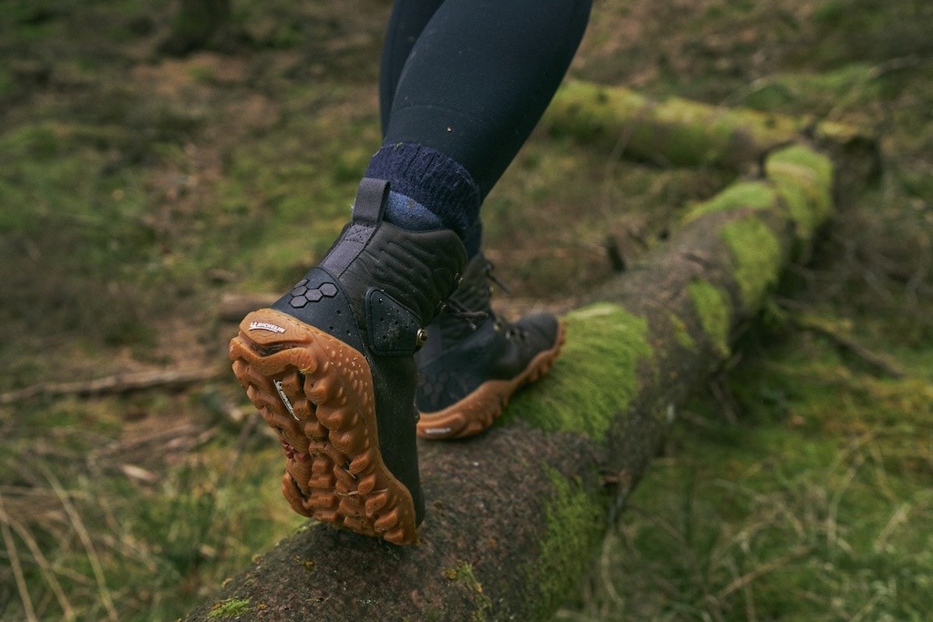 Chůze v zimních barefoot botách