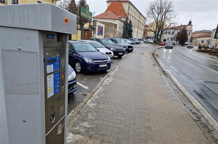 Parkovn pjde zaplatit kartou, lstky kon