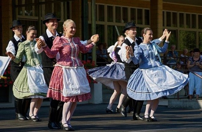 Folklór z nejrůznějších slovenských regionů 