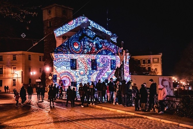 Velk spch sklidil festival Blik Blik, trasu se svtelnmi instalacemi si prolo 50 tisc lid