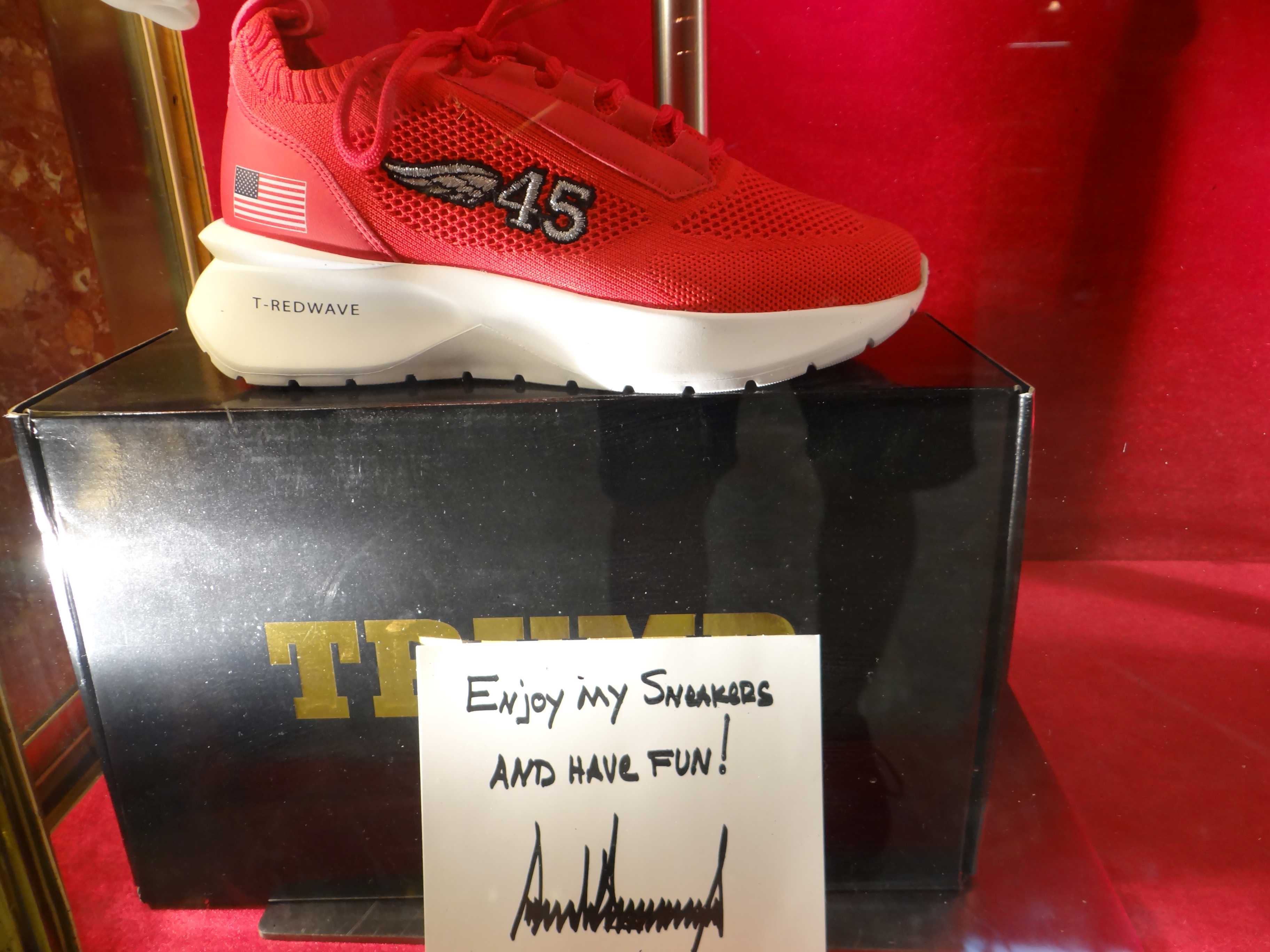 Boty zna�ky Trump