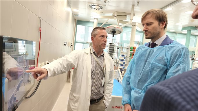 Návštěva ministra zdravotnictví v Klaudiánově nemocnici. Foto Bohumil Horáček