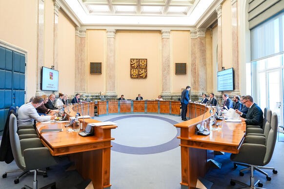 V jednac�m s�le Strakovy akademie se se�la k dal�� ch�zi vl�da Petra Fialy v demisi, 27. listopadu 2025.