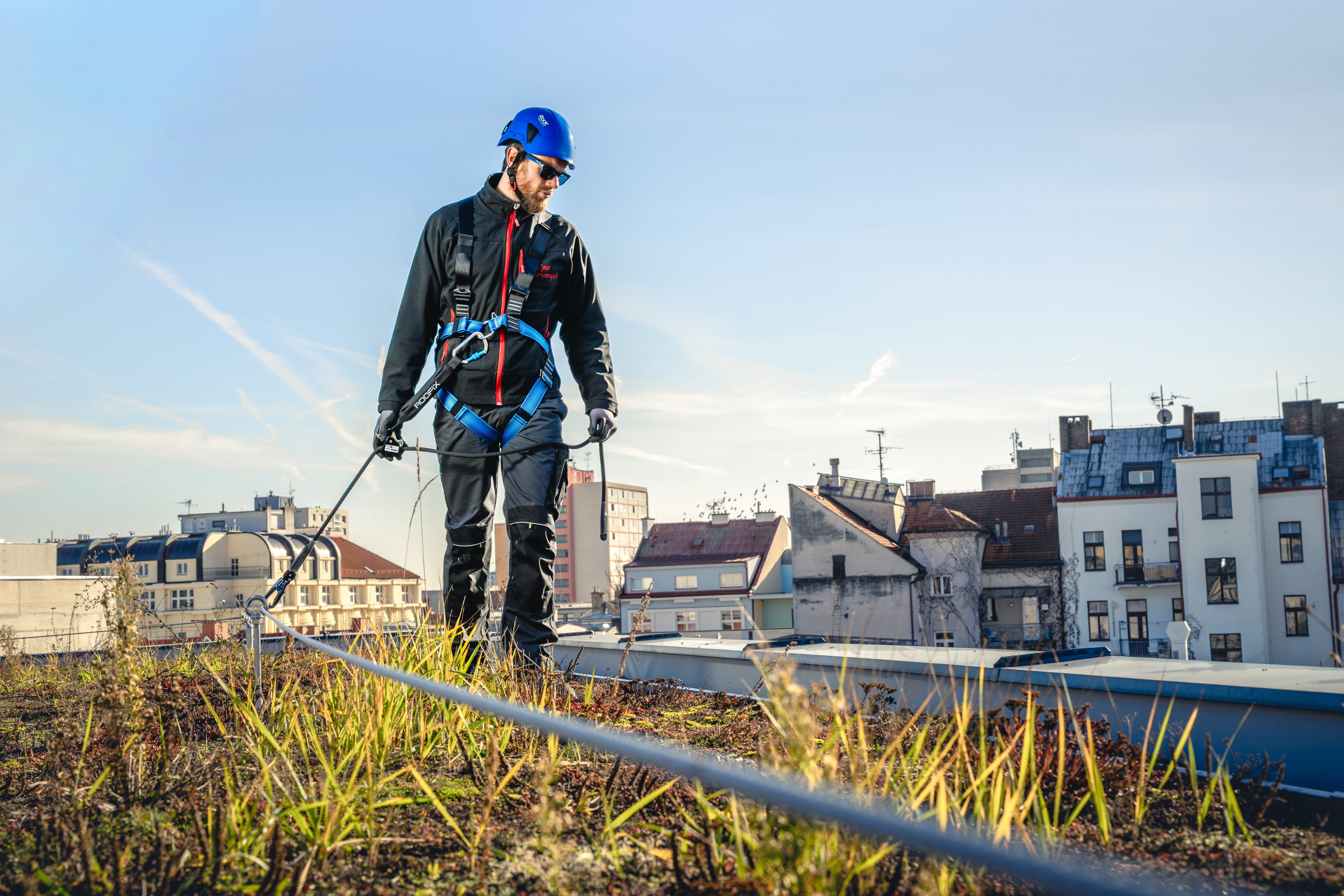 pohyb na lanovém záchytném systému
