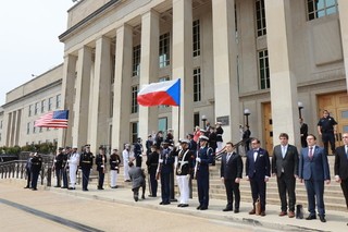 Ministryn obrany Jana ernochov podepsala v Pentagonu Dohodu o spoluprci v oblasti obrany