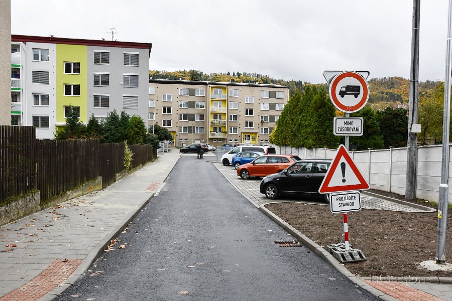 
                                Ve vnitrobloku v ulici Po skonily stavebn prce. FOTO: Michal Zboj
                                    