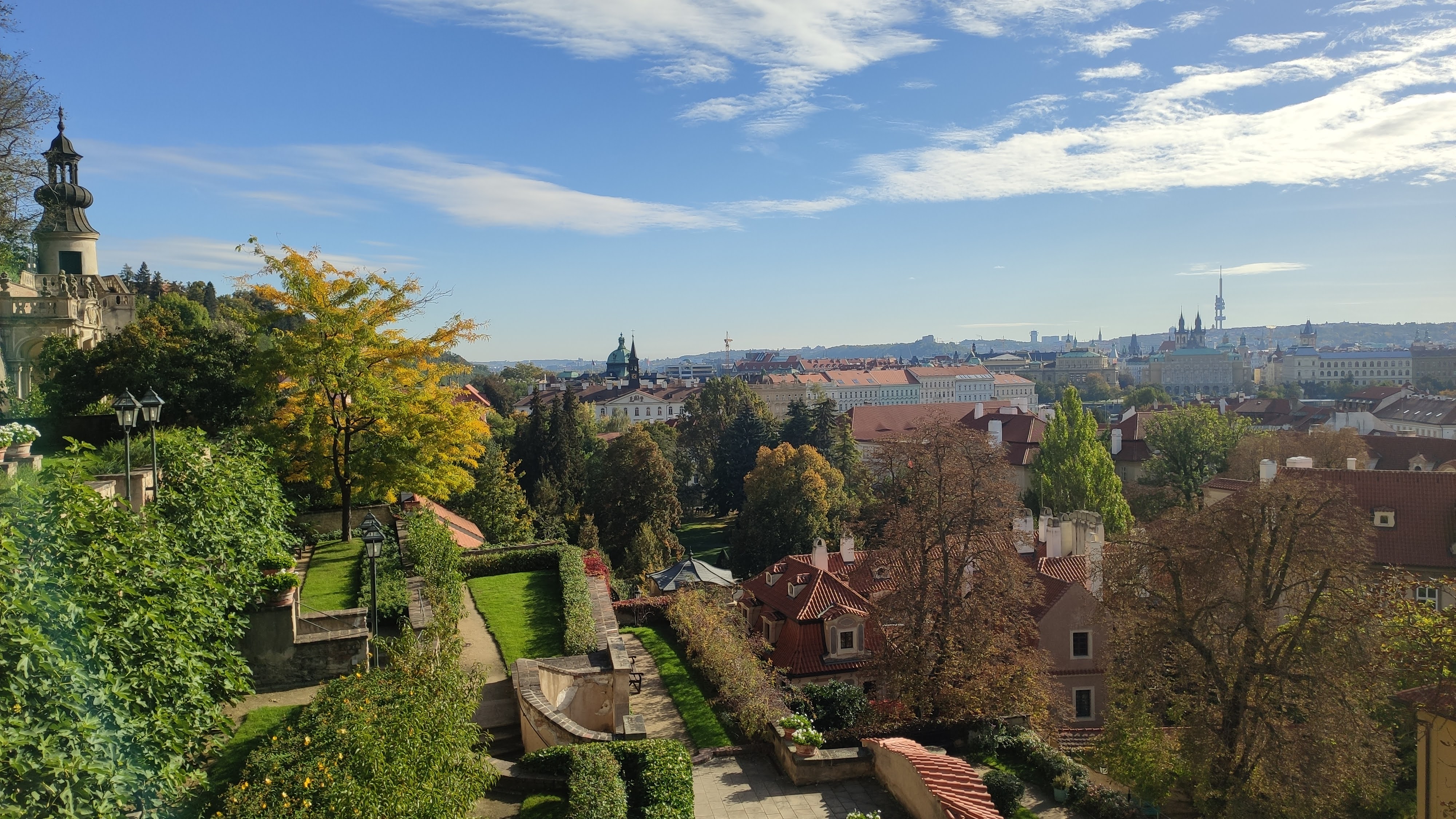 Zahrady pod Praskm hradem, www.vikendotevrenychzahrad.cz