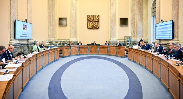 Vláda Andreje Babiše zasedla v jednacím sále Strakovy akademie k první pracovní schůzi, 16. prosince 2025.