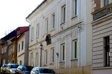 Byty k prodeji za posledn� 2 roky: cena v �R vzrostla na 98 553 K�/m², nejrychleji rostl �steck� kraj, doba nab�zen� meziro�n� klesla ze 123 dn� 