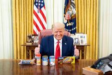 Trump v �ervnu uskute�nil p�es tis�c obchod� s akciemi. Mezi n�kupy byly Palantir, Berkshire Hathaway, Visa �i Mastercard